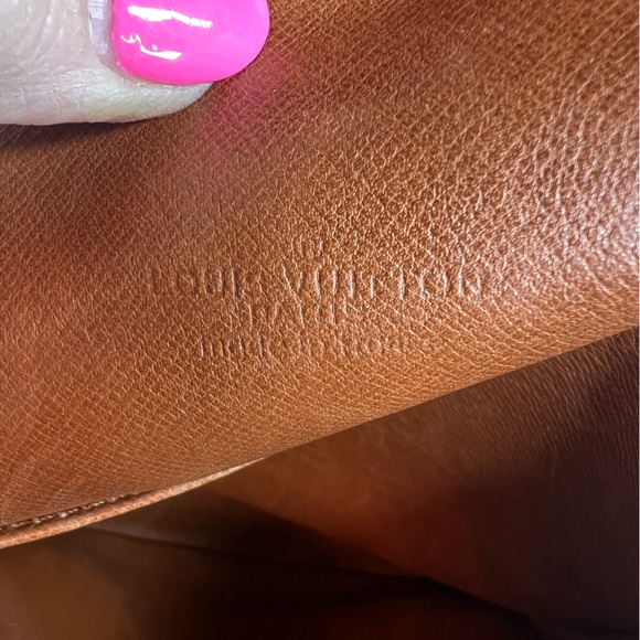 Vintage Louis Vuitton Crossbody - Picture 14 of 17